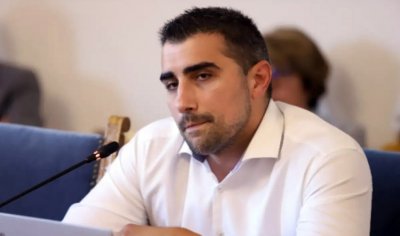 Кметът на Пазарджик Петър Кулински отказа 6 бона заплата склони