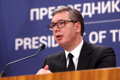 Президентът на Сърбия Александър Вучич съобщи че от понеделник ще започнат консултации