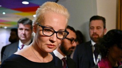 Мъск спря акаунта на вдовицата на Навални в "Х" 