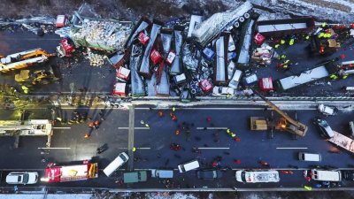 Верижна катастрофа с над 100 автомобила в Китай
