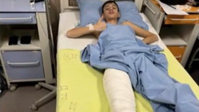 Нападнаха и счупиха крака на 14-годишно момче в София