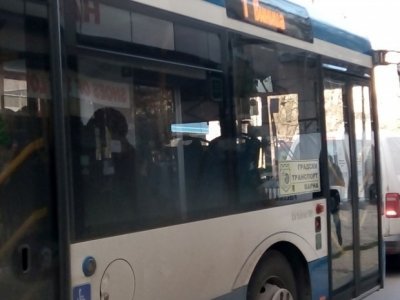 На водач на автобус във Видин му прилошало по време