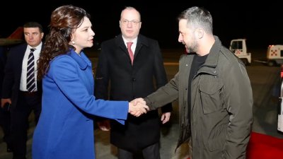 Зеленски е в Тирана за среща с балкански лидери