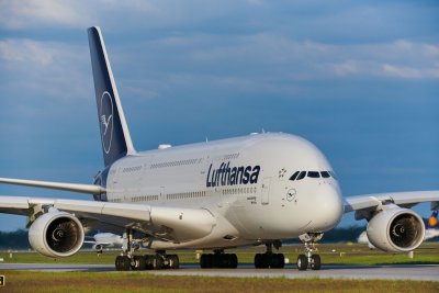 Германската авиокомпания Луфтханза Lufthansa обяви че чистата й печалба се