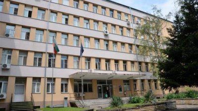 Медицинският персонал в болницата в Ловеч масово напуска Причината