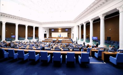 Парламентът прие на първо четене законопроект за насърчаване на научните