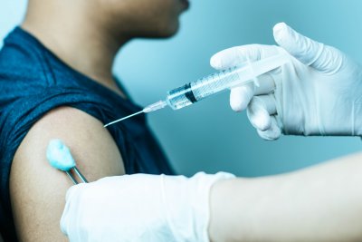 Германец се ваксинира 217 пъти срещу COVID-19
