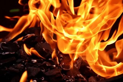 Пожар изпепели къщата на психично болна жена в бургаския кв