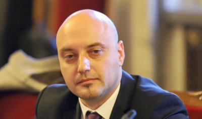 В рамките на парламентарния контрол министърът на правосъдието Атанас Славов