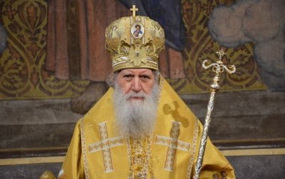 Тленните останки на патриарх Неофит ще бъдат положени днес за