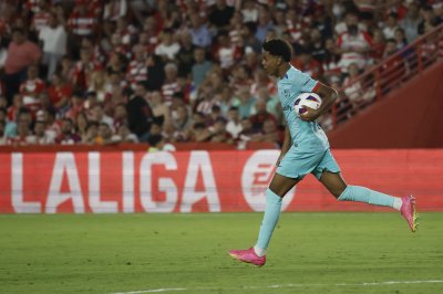 Младата звезда на Барселона Ламин Ямал се очаква да получи
