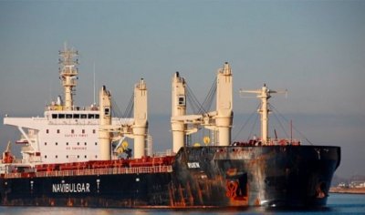 Огън между индийски военен кораб и сомалийските пирати заради "Руен"