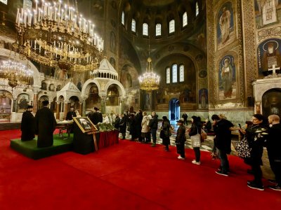 Днес е вторият ден на национален траур в памет на патриарх Неофит