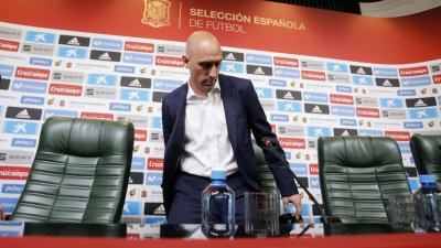 Проблемите които бившият шеф на Испанската футболна федерация Луис Рубиалес