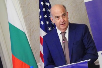Американският посланик: България има много важна роля в НАТО