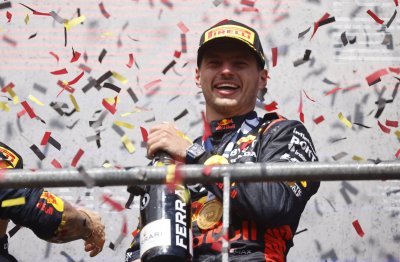 Световният шампион във Формула 1 Макс Верстапен временно сложи край