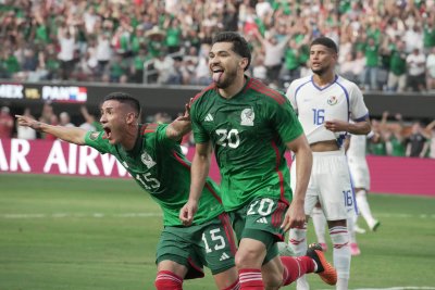 Мексико победи Панама с 3 0 в полуфинален двубой от КОНКАКАФ