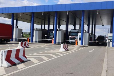 Интензивен е трафикът за товарни автомобили на някои от граничните пунктове с Румъния Гърция и Турция