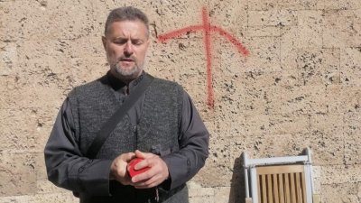 Сливенският свещеник отец Иван е приет в реанимация в МБАЛ