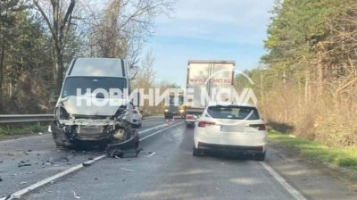 Катастрофа предизвика задръстване на пътя София Варна Инцидентът е станал около 08 00 часа край Шереметя