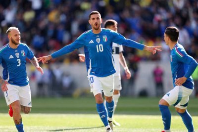 Италия победи Еквадор с 2 0 в приятелски мач домакин на