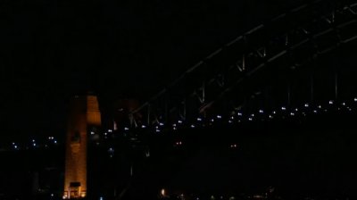 Светлините на емблематичната австралийска опера в Сидни бяха изключени в събота