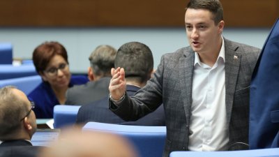 Явор Божанков остава в политиката Решението му не е плод