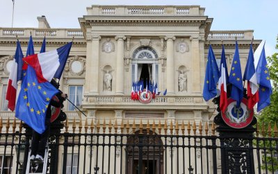 Френският министър на външните работи Стефан Сежурне заяви днес в