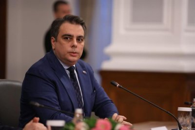 Министърът на финансите в оставка Асен Василев увери от трибуната