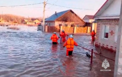 Ситуацията в Оренбург остава критична след наводненията а нивото на