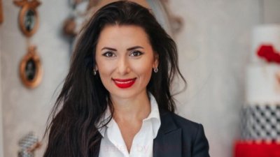 Най известната сексоложка в България Наталия Кобилкина всеки ден държи връзка