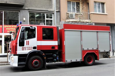 111 пожара са потушени през последното денонощие в страната