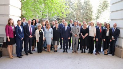 Премиерът в оставка Николай Денков се срещна с посланиците от