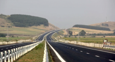 Движението на три места по магистрала Тракия в Пазарджишко е