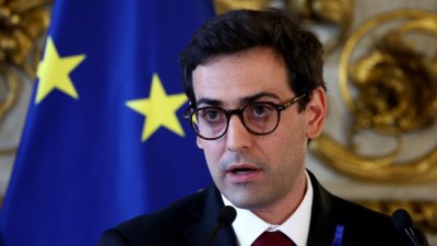 Москва порица френския посланик заради коментарите на външния министър