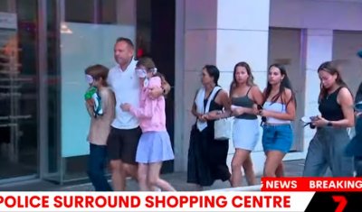 Петима починаха след нападението с нож в Сидни, стотици са в паника (ВИДЕО)