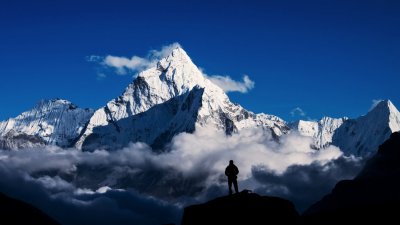 С началото на сезона за алпинизъм в Хималаите започва кампания