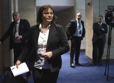Нинова отсвири сегашните евродепутати от БСП