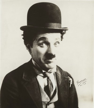 Светът празнува 135 години от рождението на Чарли Чаплин