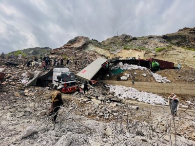 17 загинали и 50 ранени при катастрофа с камион в Пакистан