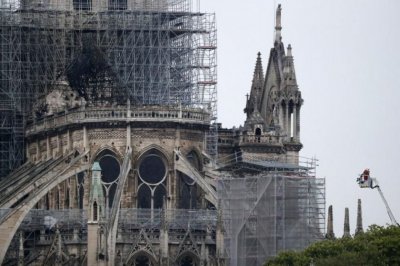 Заподозреният за нападението срещу джамия във Франция искал да отмъсти за "Нотр Дам"
