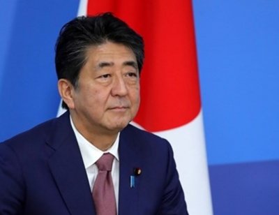 Правосъдният министър на Япония хвърли оставка заради жена си 