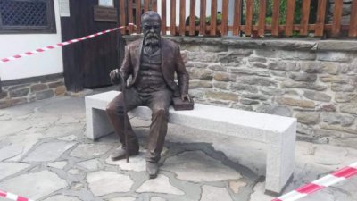 Днес откриват ментето-паметник на Славейков в Милано
