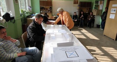 Изборните секции в страната отвориха врати