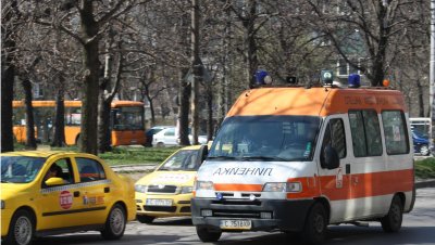 Мутри потрошиха шофьор до мол в София