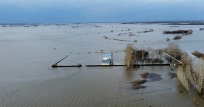 Библейското наводнение в Русия и Казахстан продължава да влошава обстановката