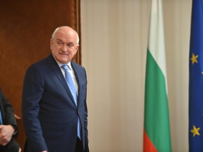Димитър Главчев няма да сменя външния министър