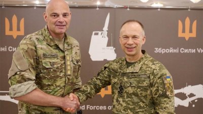 Новият командващ армията на Дания пристигна в Киев за среща с генерал Сирски