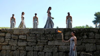 В древна Олимпия запалиха олимпийския огън