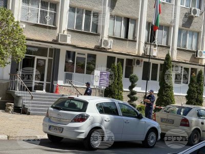 Човек полетя от пети етаж на полицейско управление в Казанлък